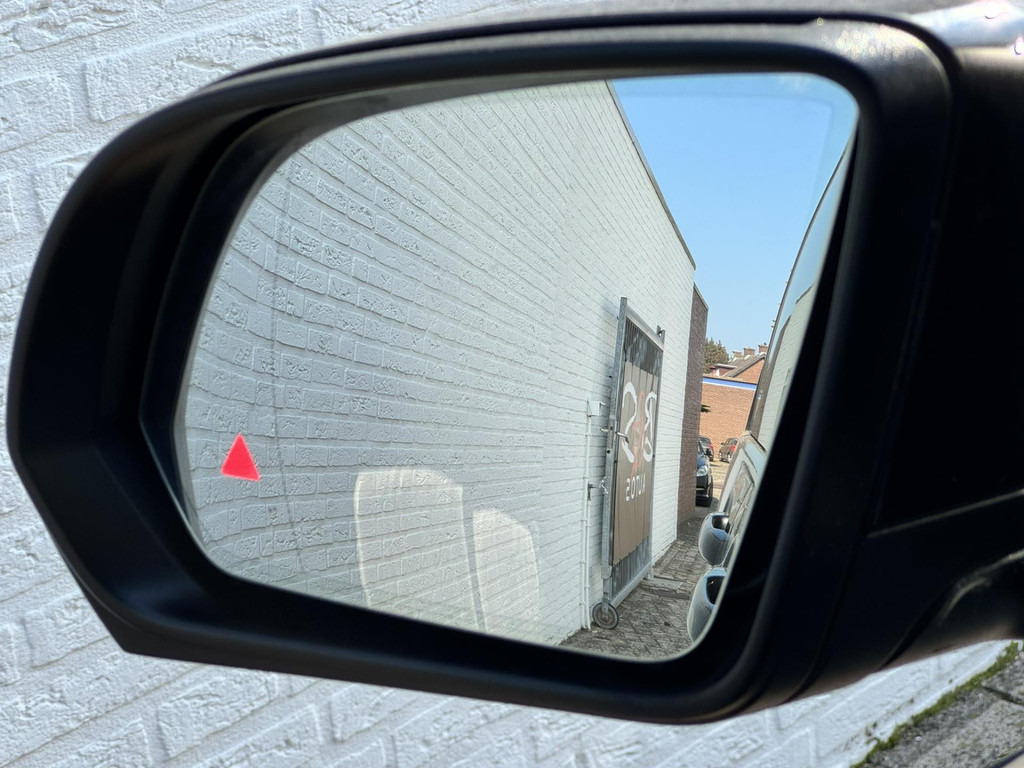 Mercedes-Benz V-Klasse-300d L3 Avantgarde AMG 360 Camera Burmester Groot scherm Adaptieve cruise - Combi van: picture 4 Mercedes-Benz V-Klasse-300d L3 Avantgarde AMG 360 Camera Burmester Groot scherm Adaptieve cruise - Combi van: picture 4