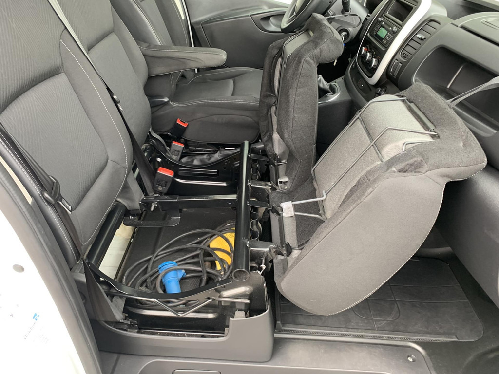 Refrigerated van Renault Trafic-2.0 dCi 120 T29 L2H1 Thermo King Elektrisch incl standkoeling Koelen en vriezen Airco Bluetooth Usb media: picture 17