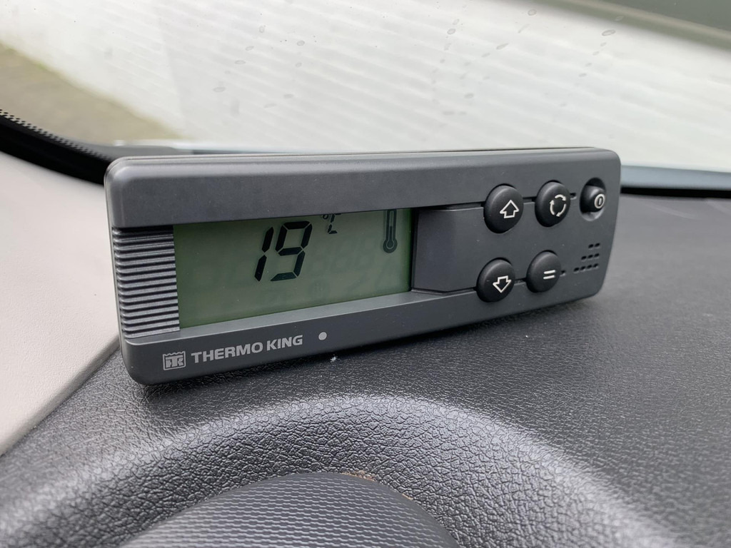 Refrigerated van Renault Trafic-2.0 dCi 120 T29 L2H1 Thermo King Elektrisch incl standkoeling Koelen en vriezen Airco Bluetooth Usb media: picture 13