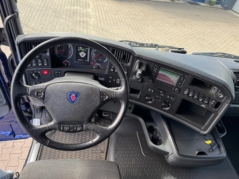 Container transporter/ Swap body truck Scania R520 V8 8x4*4 Retarder / BDF / Full Air / Euro 6: picture 14 Container transporter/ Swap body truck Scania R520 V8 8x4*4 Retarder / BDF / Full Air / Euro 6: picture 14