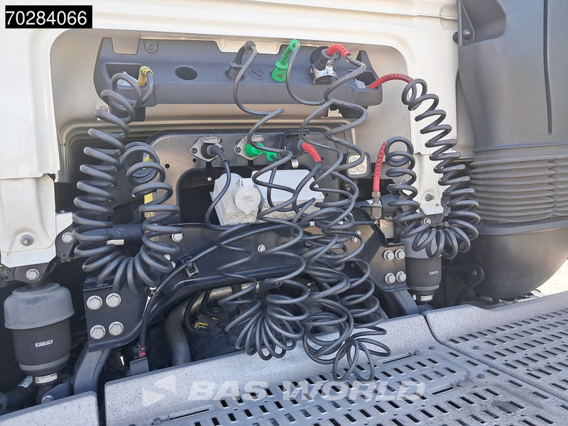 Tractor unit DAF XF 480 4X2 SSC Retarder 2x Tanks Standklima ACC LED: picture 13