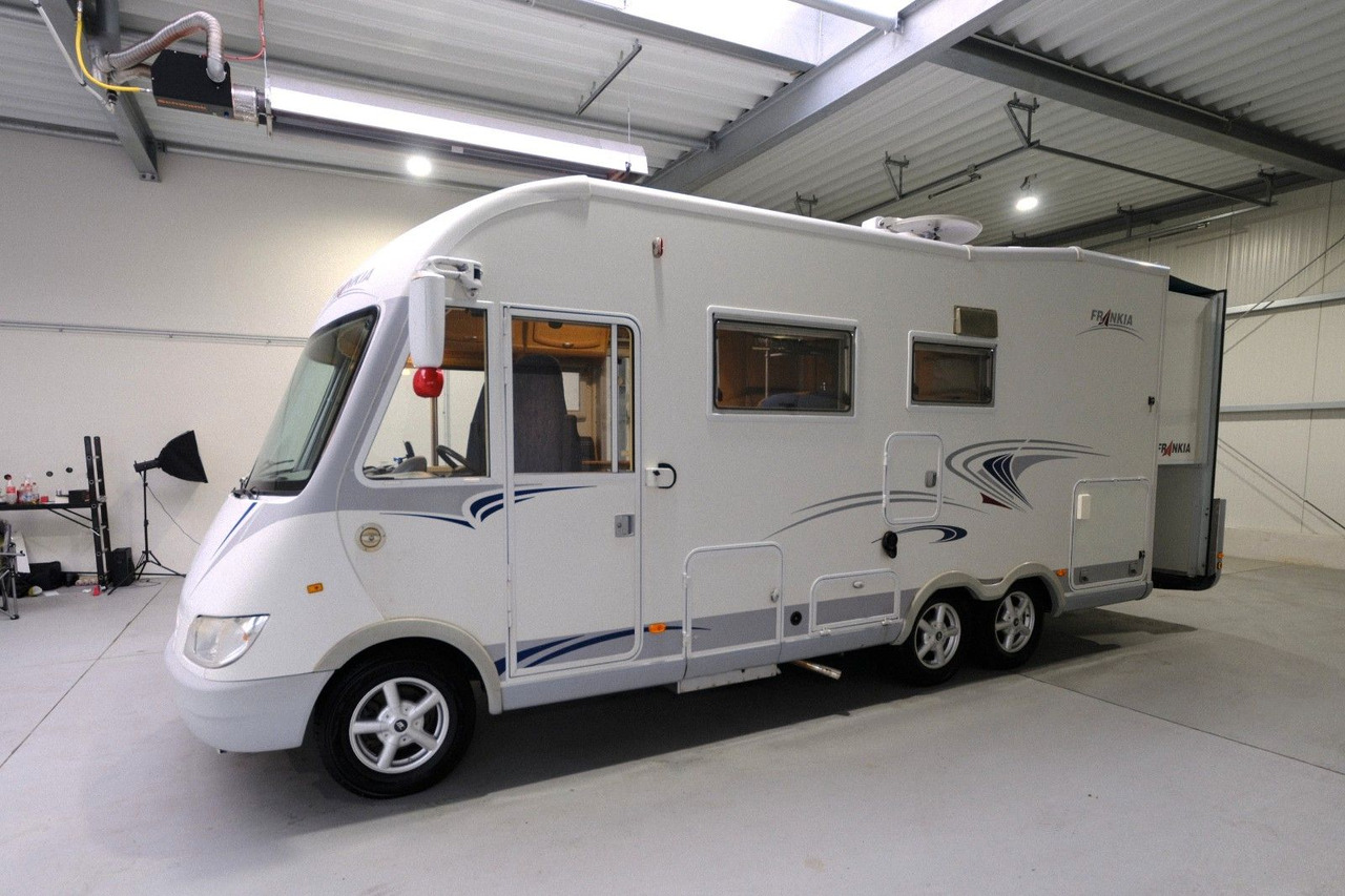 Frankia I 650 QS HolidayClass/Festbett+Hubbett/Klima/DPF - Integrated motorhome: picture 2 Frankia I 650 QS HolidayClass/Festbett+Hubbett/Klima/DPF - Integrated motorhome: picture 2