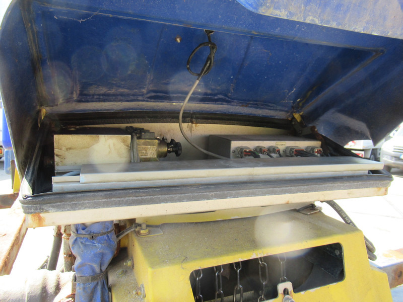 Sand/ Salt spreader NIDO STRATOS B11K-24 PCXN350 1,1M3 + 500L Rotopower Salzstreuer Salt Spreader Zoutstrooier: picture 6 Sand/ Salt spreader NIDO STRATOS B11K-24 PCXN350 1,1M3 + 500L Rotopower Salzstreuer Salt Spreader Zoutstrooier: picture 6