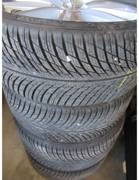 Wheel and tire package for Car Porsche 911 992 20-/21 Carrera S Winterbanden Set Wielen: picture 8