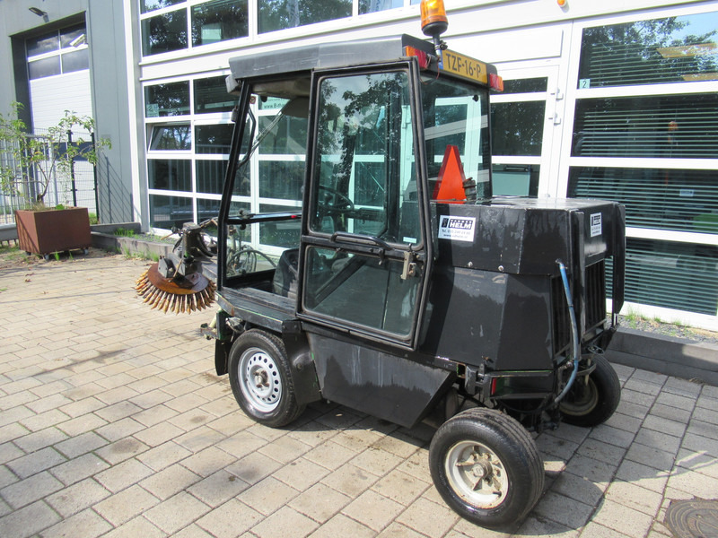 ROBERINE 1503 - 628 4WD Onkruidborstelmachine - Road sweeper: picture 4 ROBERINE 1503 - 628 4WD Onkruidborstelmachine - Road sweeper: picture 4