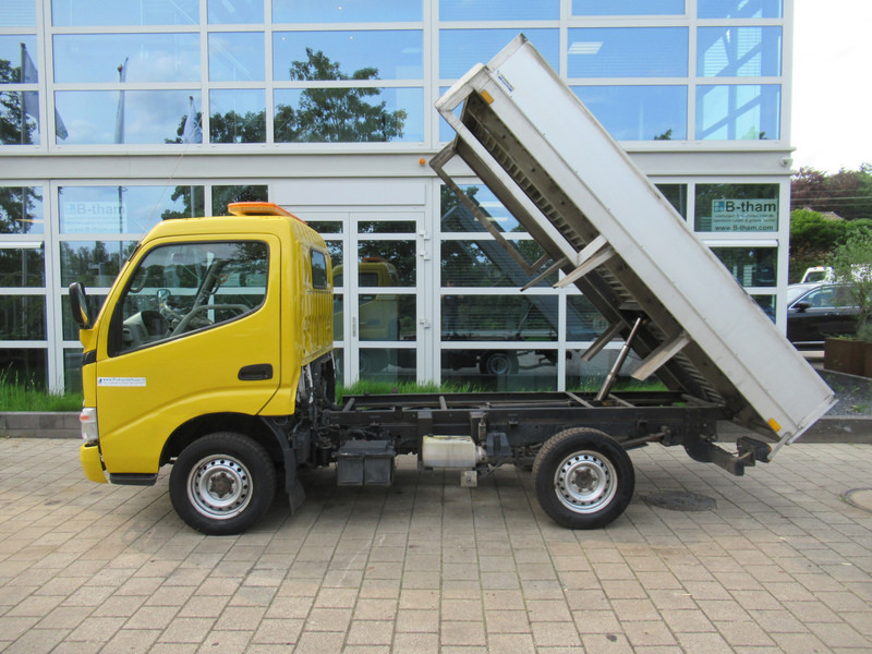 Toyota Dyna 100 3.0 D-4D 80KW kipper - Tipper - Tipper van: picture 2 Toyota Dyna 100 3.0 D-4D 80KW kipper - Tipper - Tipper van: picture 2