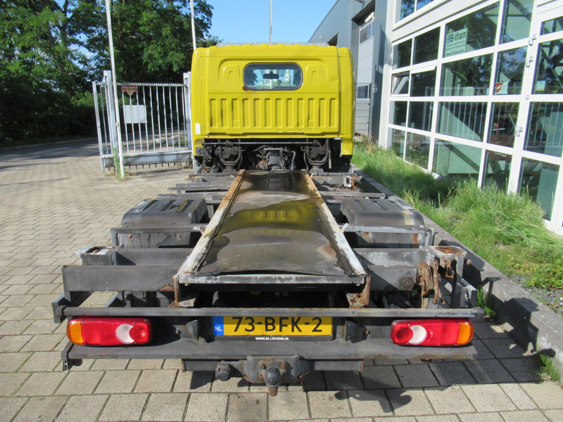 Renault Maxity 2.5DCi 107KW Chassis Twist Lock AIRCO - Van: picture 4 Renault Maxity 2.5DCi 107KW Chassis Twist Lock AIRCO - Van: picture 4