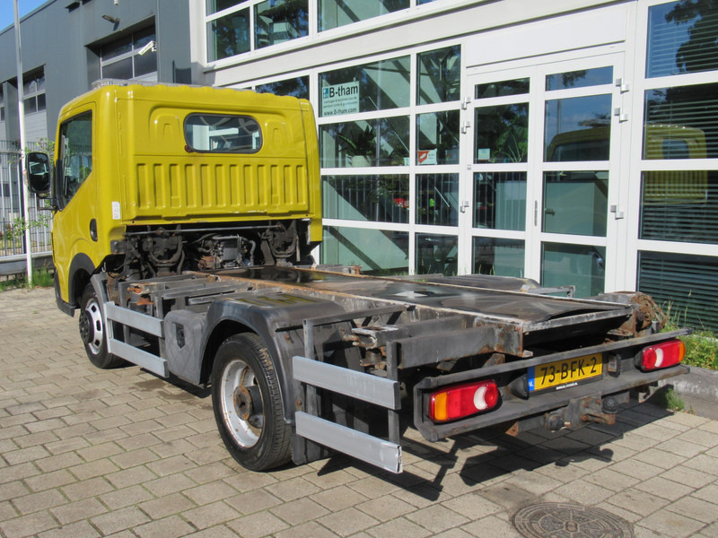 Renault Maxity 2.5DCi 107KW Chassis Twist Lock AIRCO - Van: picture 5 Renault Maxity 2.5DCi 107KW Chassis Twist Lock AIRCO - Van: picture 5