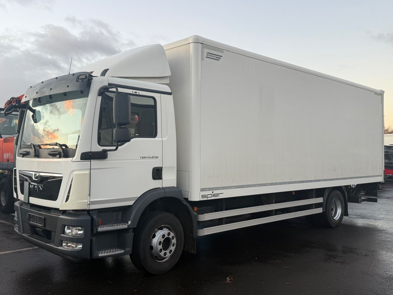 MAN TGM 15.250 Autom., Klima, Palfinger MBB, TOP - Box truck: picture 1 MAN TGM 15.250 Autom., Klima, Palfinger MBB, TOP - Box truck: picture 1