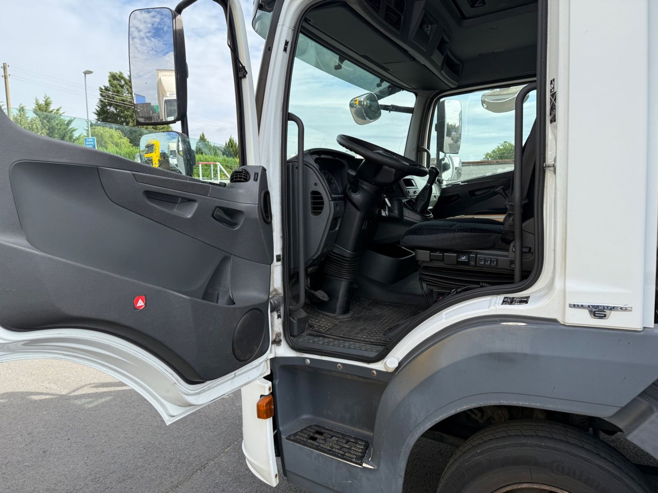 Box truck Mercedes-Benz Atego 3 4x2 821 4x2 LBW / Ahk. / Palfinger / 6m: picture 12