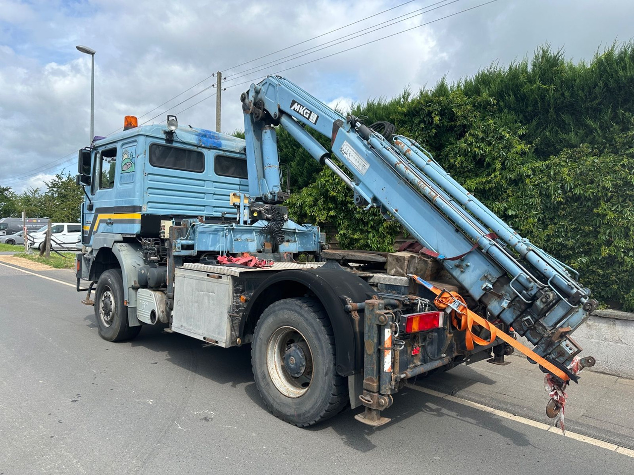 MAN F2000/19.464/4x4/defect crane/AHK - Tractor unit: picture 5 MAN F2000/19.464/4x4/defect crane/AHK - Tractor unit: picture 5