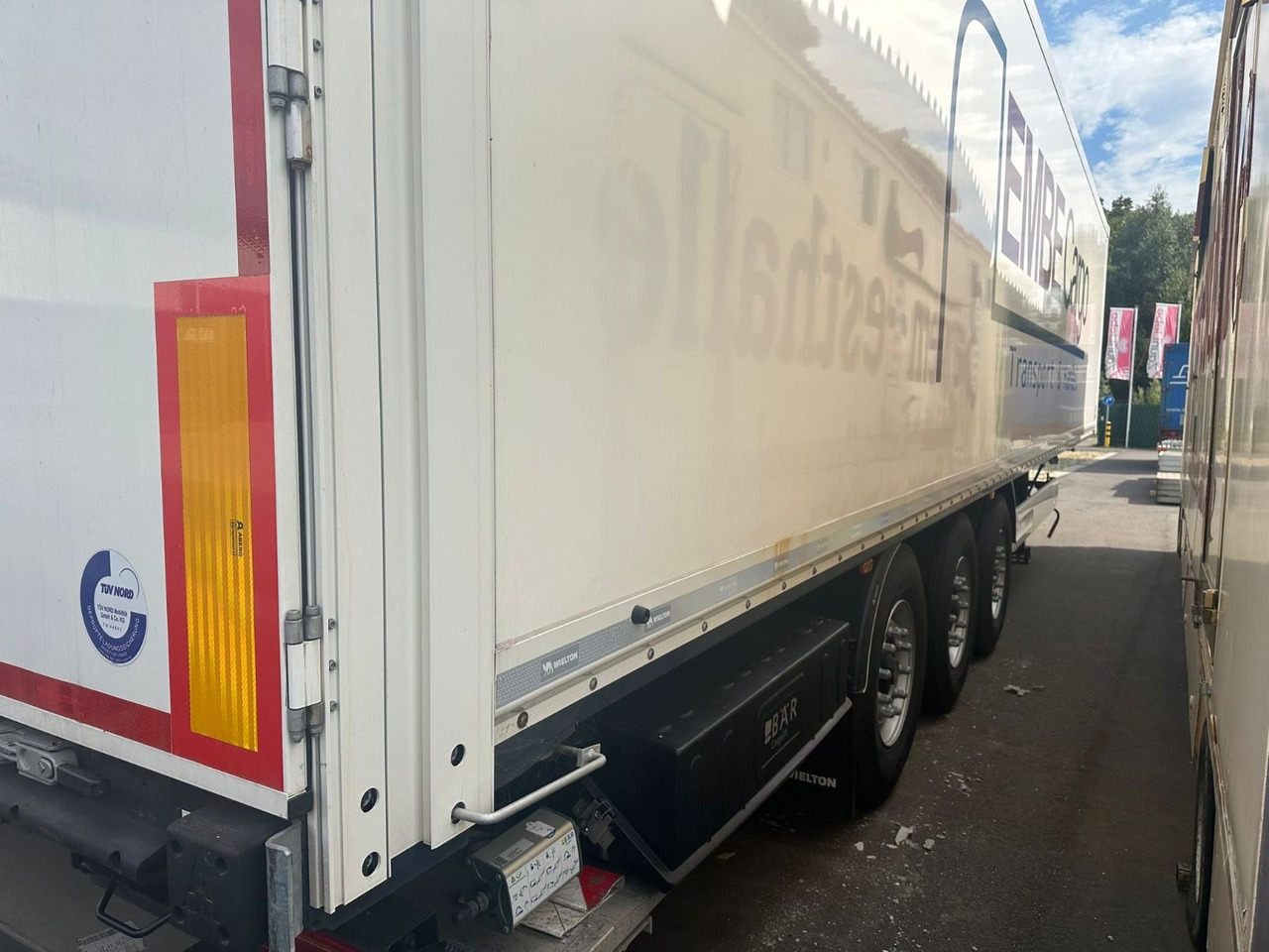 Wielton NSF3 Dry Master/Ladebordwand/LBW/Standard - Closed box semi-trailer: picture 4 Wielton NSF3 Dry Master/Ladebordwand/LBW/Standard - Closed box semi-trailer: picture 4