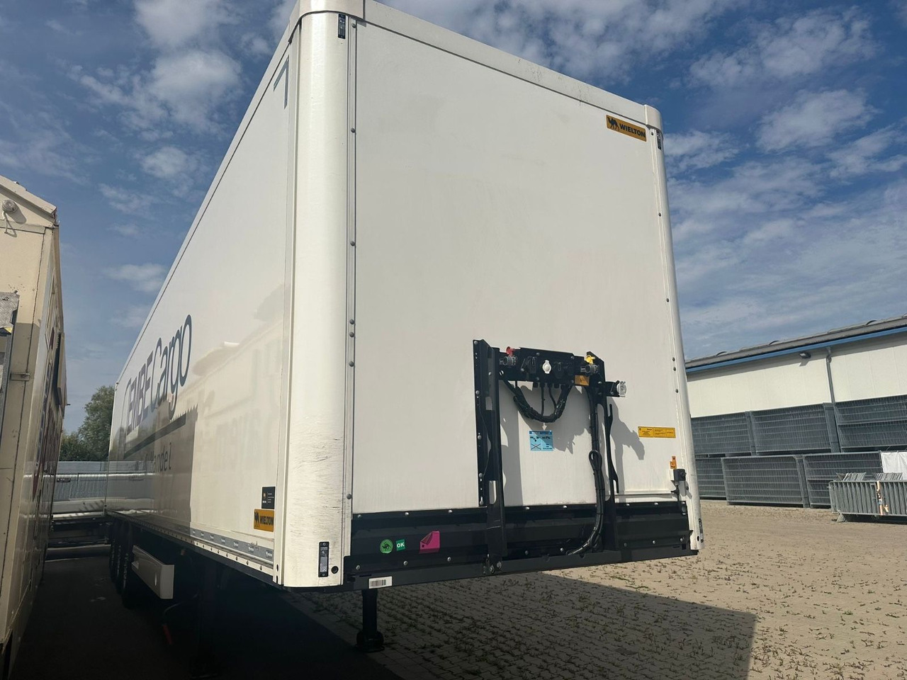 Wielton NSF3 Dry Master/Ladebordwand/LBW/Standard - Closed box semi-trailer: picture 3 Wielton NSF3 Dry Master/Ladebordwand/LBW/Standard - Closed box semi-trailer: picture 3