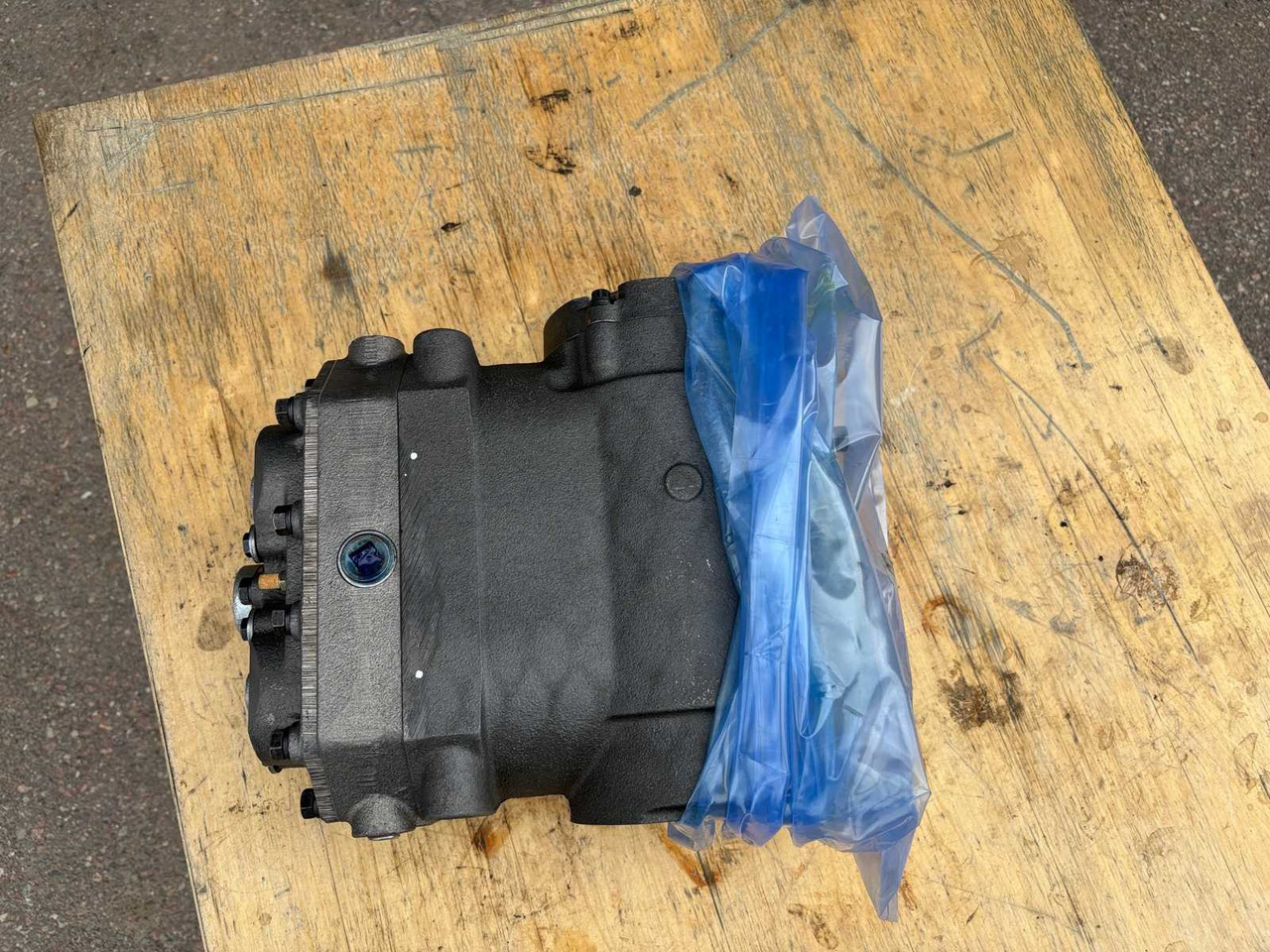 Air Dryer Compressor Cummins ST-676 - A/C compressor: picture 5 Air Dryer Compressor Cummins ST-676 - A/C compressor: picture 5