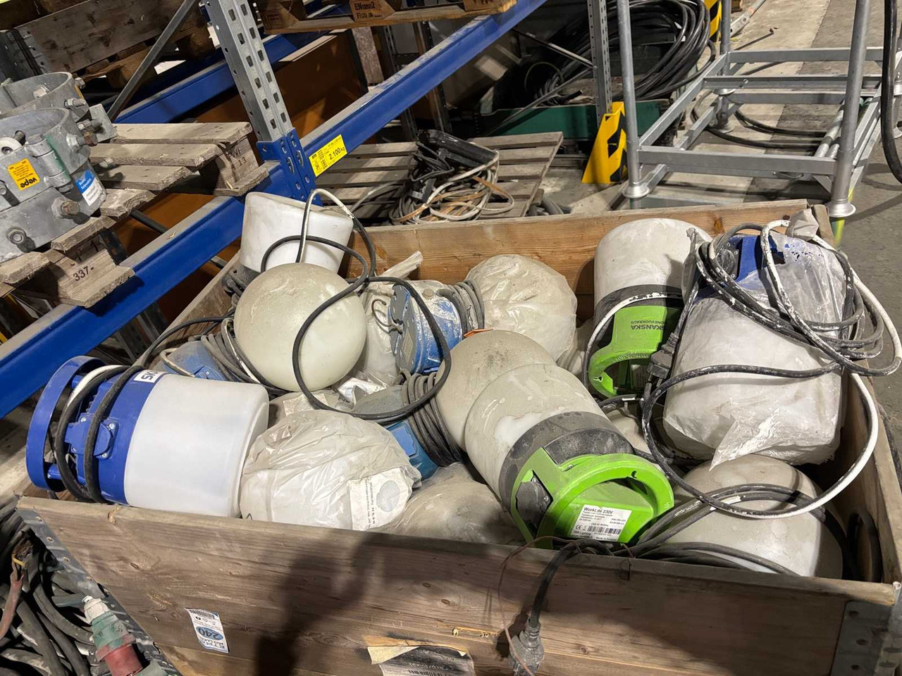 Daisy-chained ball lamp approx. 50pcs - Construction equipment: picture 1 Daisy-chained ball lamp approx. 50pcs - Construction equipment: picture 1