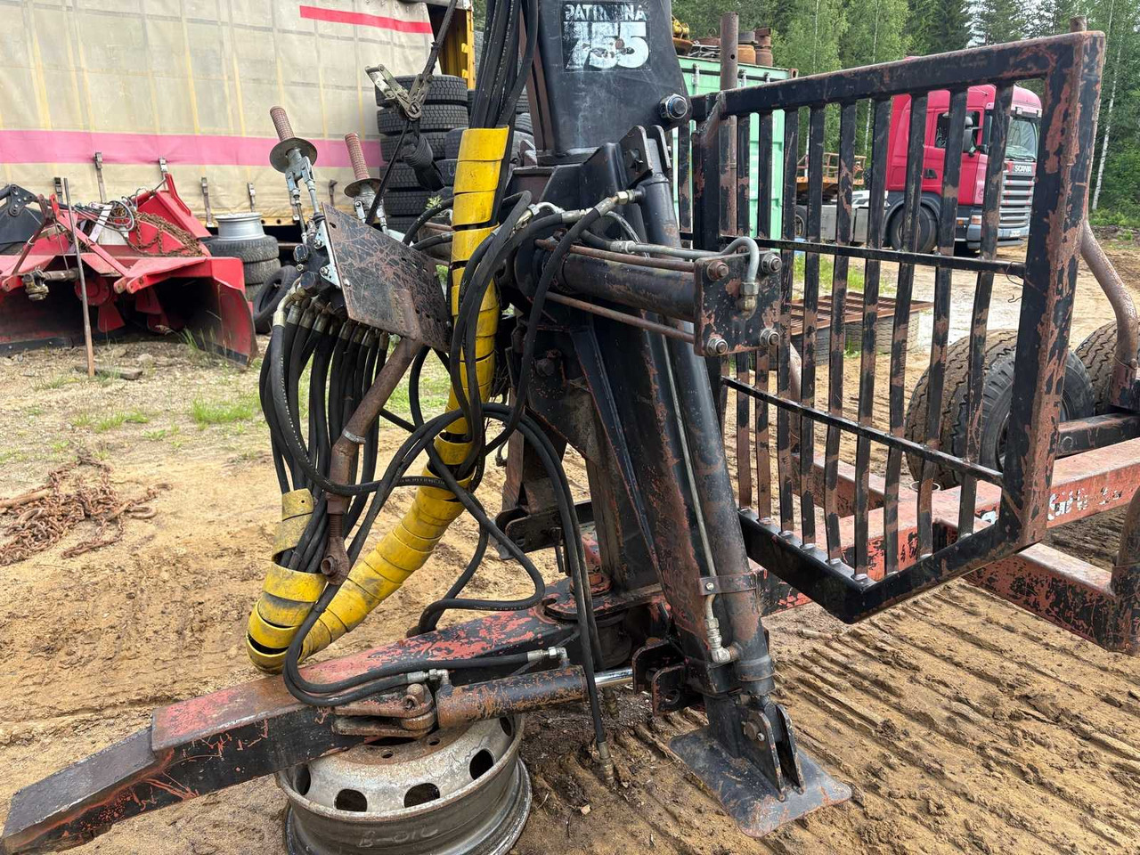 Forest trailer with Cartridge 755 crane - Forestry trailer: picture 1 Forest trailer with Cartridge 755 crane - Forestry trailer: picture 1