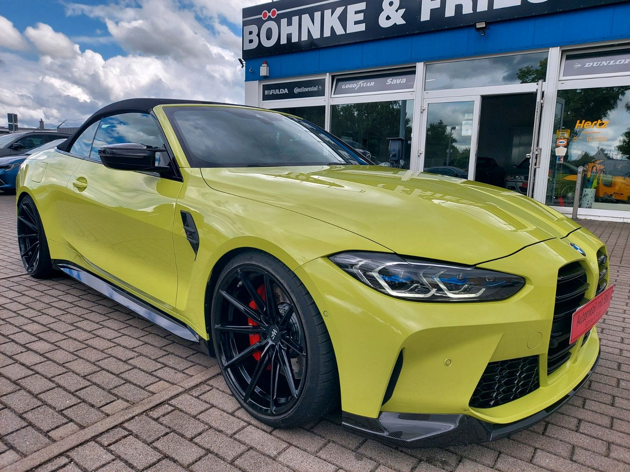 BMW M4 Cabrio G83 xDrive Competition M-Sport H&K - Car: picture 3 BMW M4 Cabrio G83 xDrive Competition M-Sport H&K - Car: picture 3