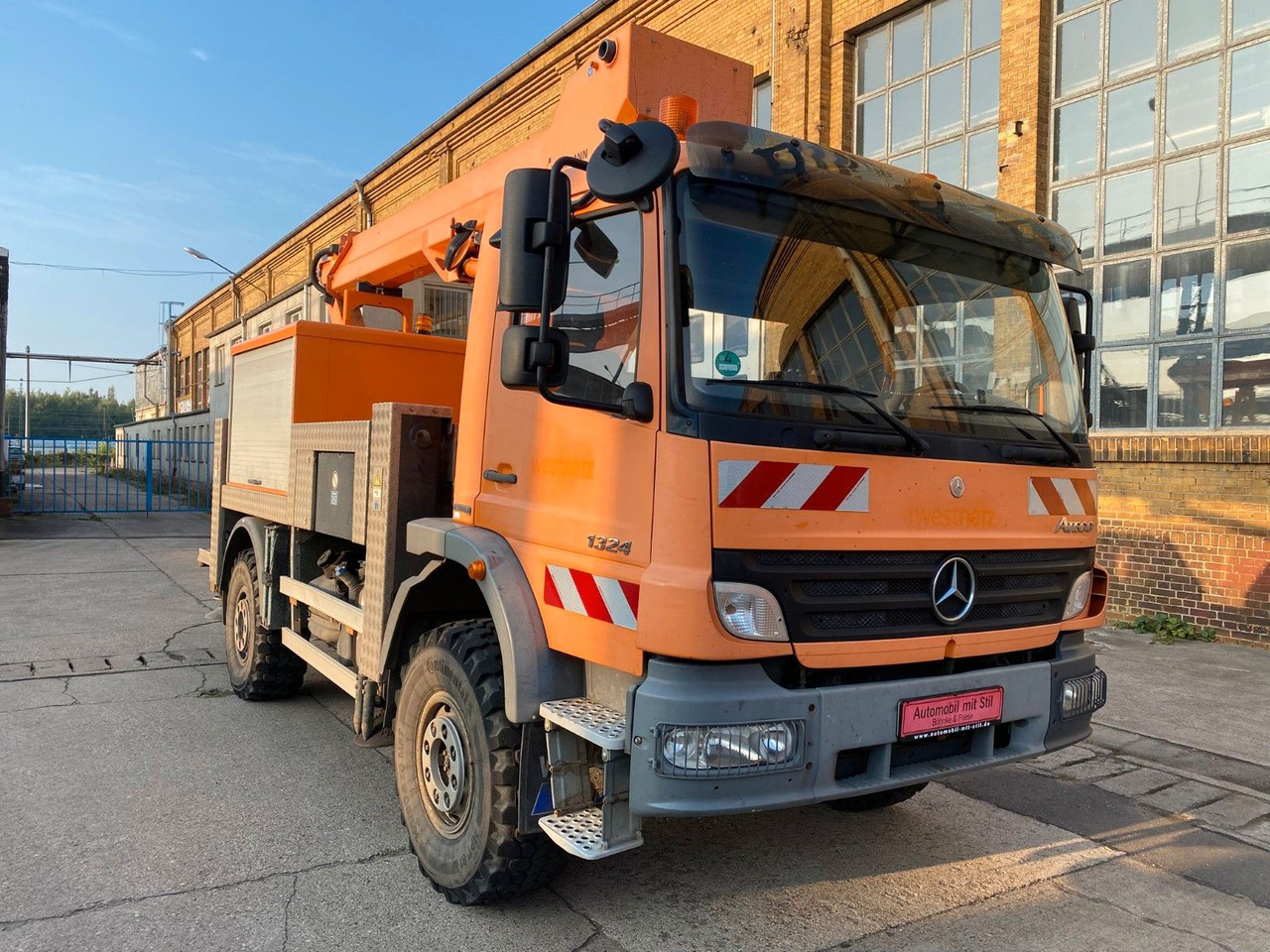 Mercedes-Benz ATEGO 4X4 1324 Hub Steiger Ruthmann T220 - Truck mounted aerial platform: picture 2 Mercedes-Benz ATEGO 4X4 1324 Hub Steiger Ruthmann T220 - Truck mounted aerial platform: picture 2