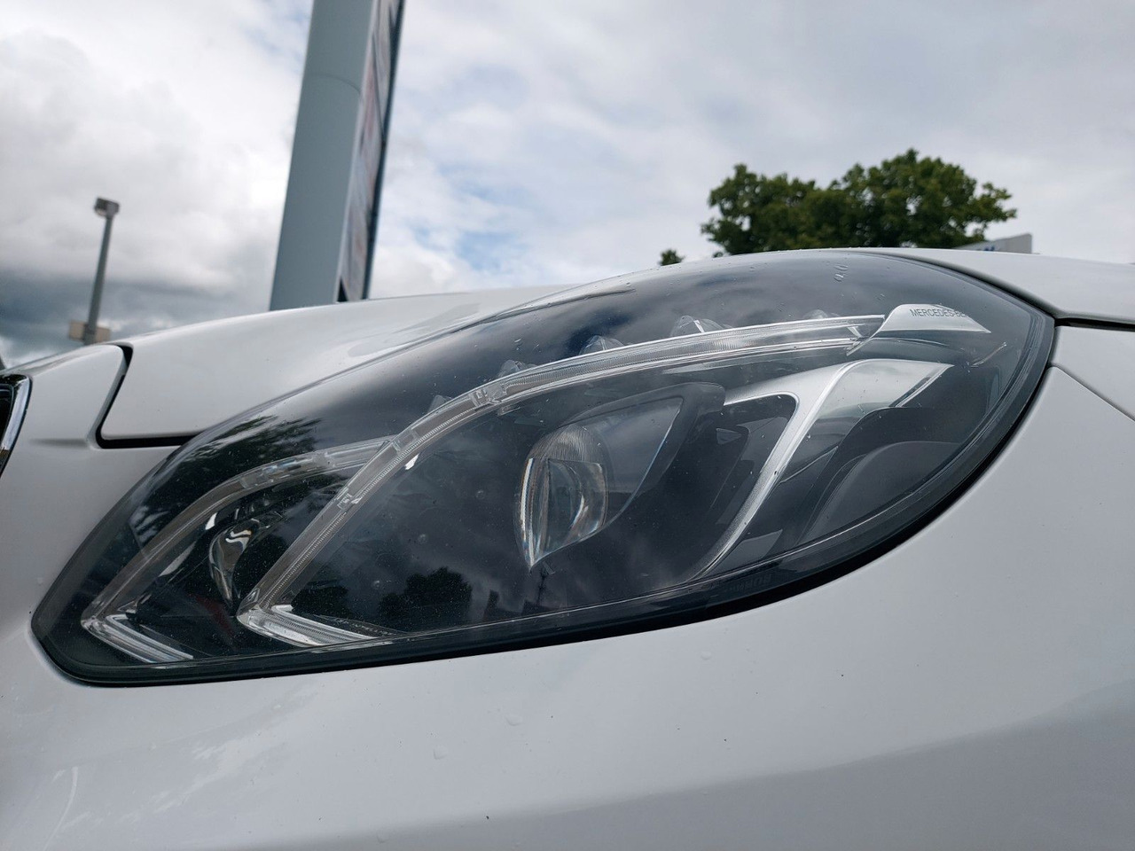 Mercedes-Benz E 220 E -Klasse T 220CDI LED Glasdach Leder Navi - Car: picture 2 Mercedes-Benz E 220 E -Klasse T 220CDI LED Glasdach Leder Navi - Car: picture 2