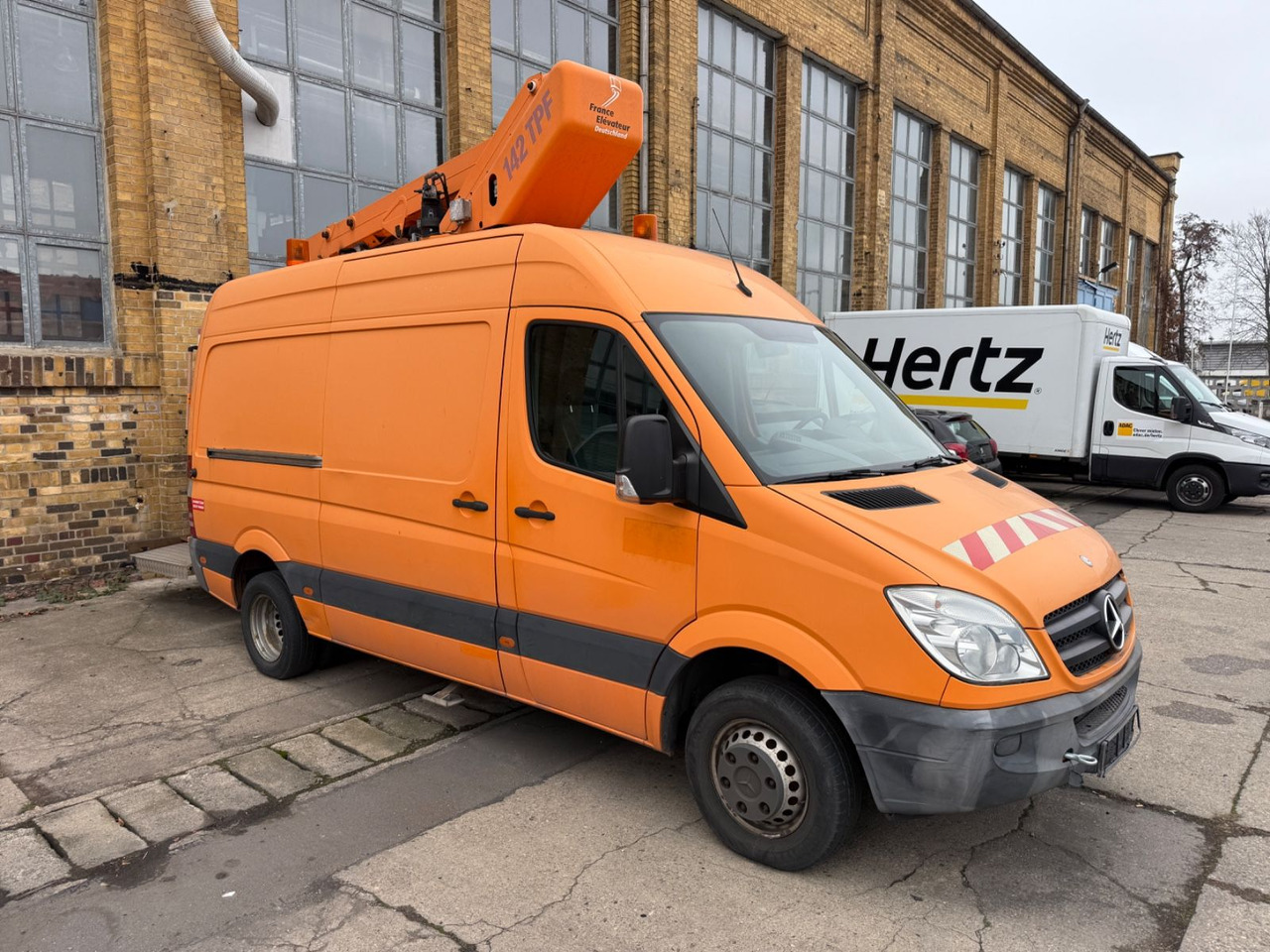 Mercedes-Benz Sprinter II Kasten 516 HUBSTEIGER 142 TPF - Truck mounted aerial platform: picture 1 Mercedes-Benz Sprinter II Kasten 516 HUBSTEIGER 142 TPF - Truck mounted aerial platform: picture 1