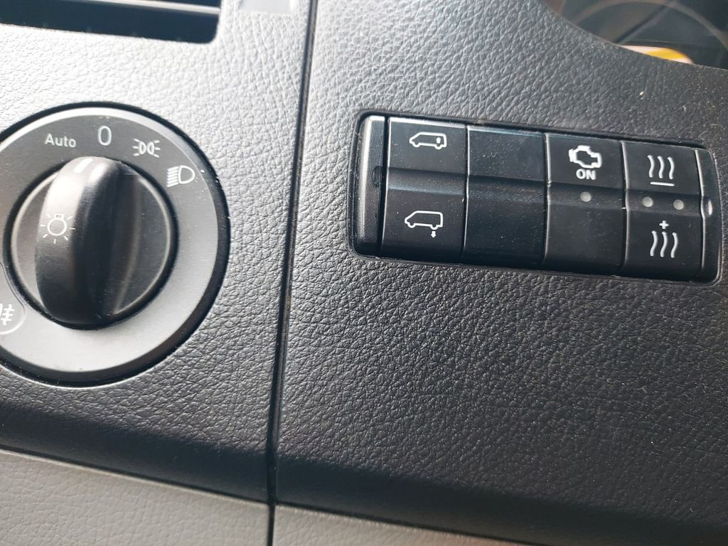 Lease a Mercedes-Benz Sprinter II Pritsche 519 V6 Autom. Fahrgestell  Mercedes-Benz Sprinter II Pritsche 519 V6 Autom. Fahrgestell: picture 14