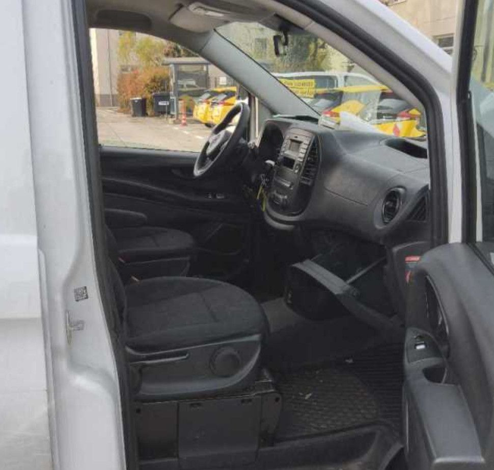 Mercedes-Benz Vito Tourer 114CDI Lang TOURER KLIMA 10 /26 TÜV - Passenger van: picture 5 Mercedes-Benz Vito Tourer 114CDI Lang TOURER KLIMA 10 /26 TÜV - Passenger van: picture 5