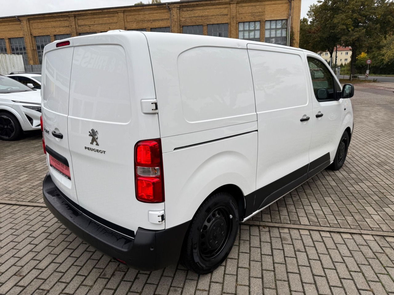 Peugeot Expert Kasten Premium L2 SHZ KLIMA STANDHEIZUNG - Passenger van: picture 4 Peugeot Expert Kasten Premium L2 SHZ KLIMA STANDHEIZUNG - Passenger van: picture 4