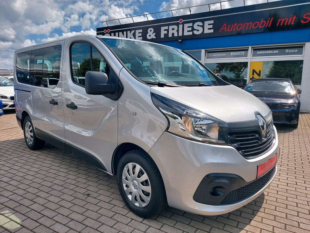 Renault Trafic Combi L1H1 2,7t Expression Klima - Passenger van: picture 2 Renault Trafic Combi L1H1 2,7t Expression Klima - Passenger van: picture 2