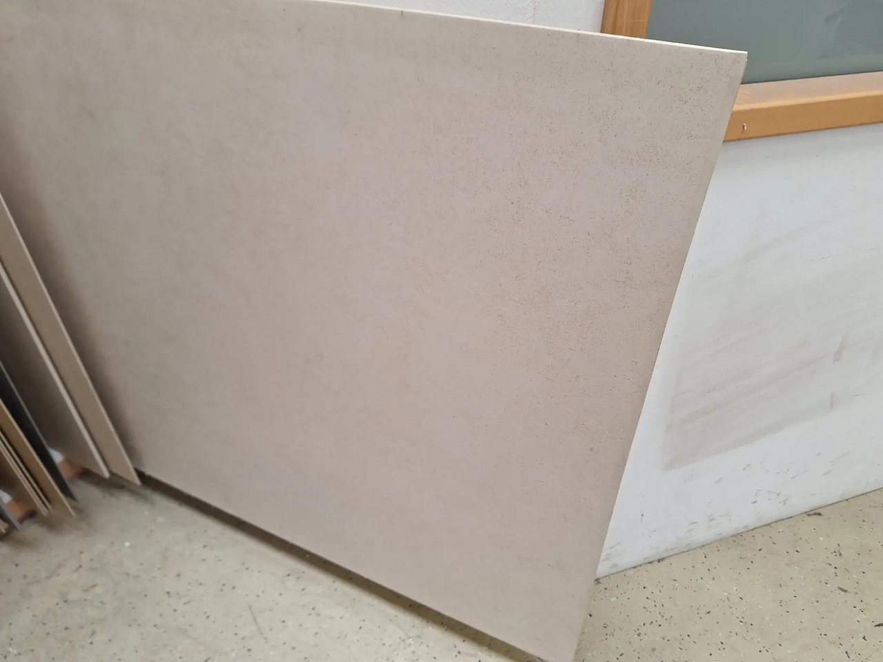 7 Stk. Feinsteinzeugplatten - Tool/ Equipment: picture 1 7 Stk. Feinsteinzeugplatten - Tool/ Equipment: picture 1