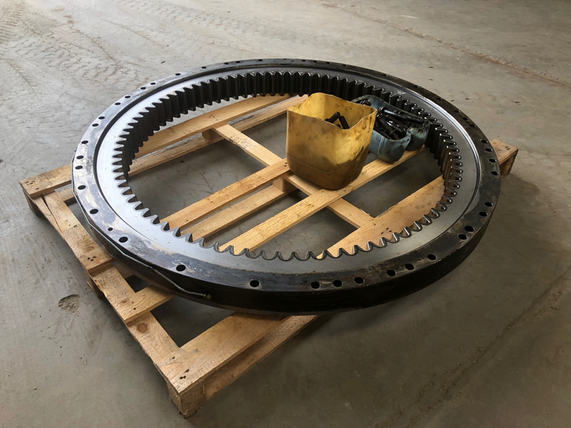 Caterpillar 330/336 Slewring OEM 3530487 - Frame/ Chassis: picture 1 Caterpillar 330/336 Slewring OEM 3530487 - Frame/ Chassis: picture 1