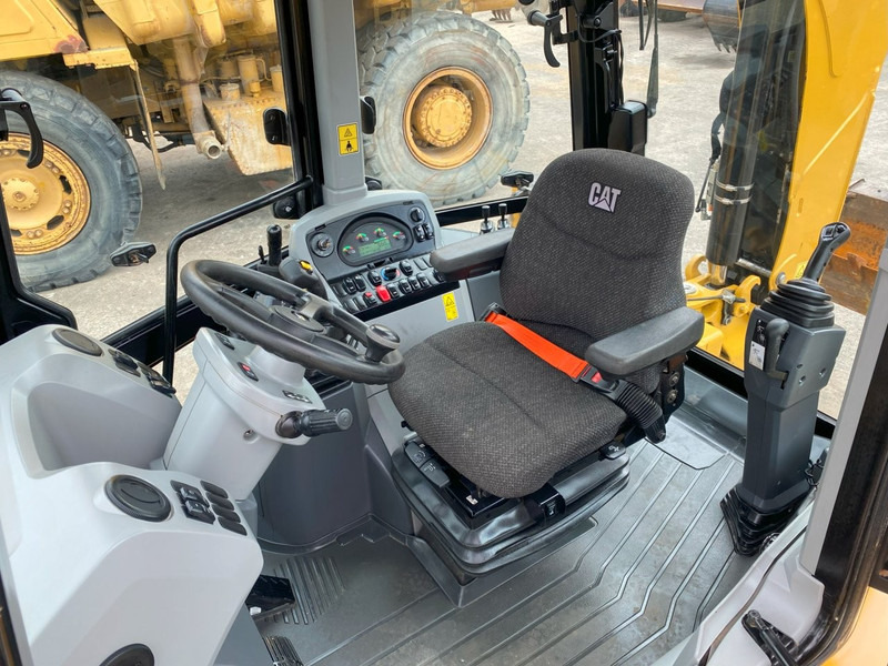 Caterpillar 432F2 NVT - Backhoe loader: picture 3 Caterpillar 432F2 NVT - Backhoe loader: picture 3