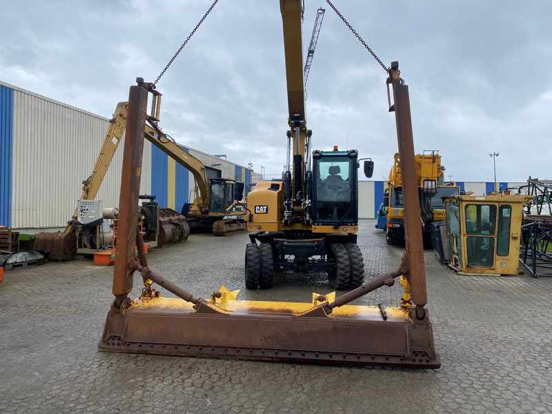 Caterpillar D65 PX - Blade: picture 3 Caterpillar D65 PX - Blade: picture 3