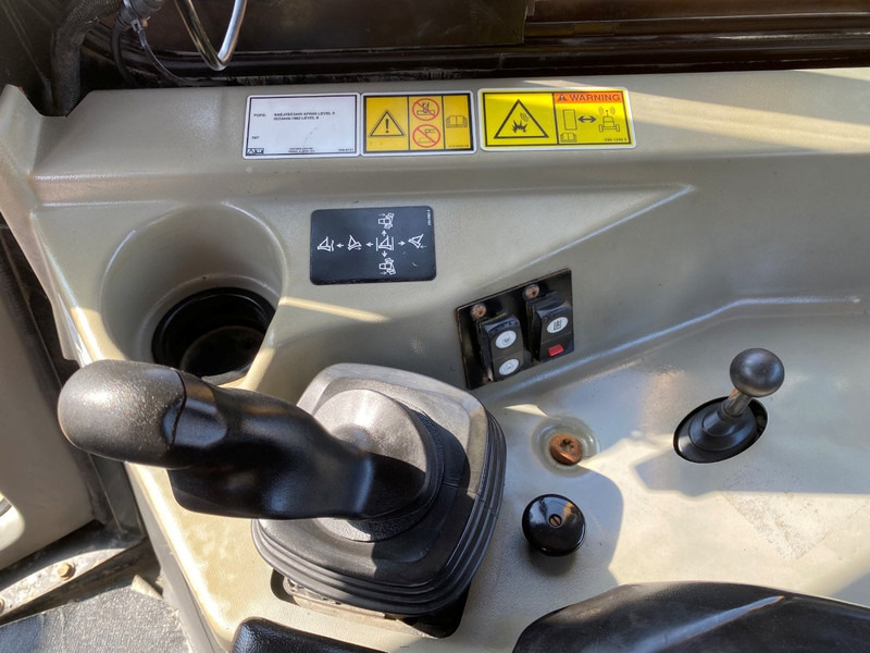 Lease a Caterpillar D6T NVT Caterpillar D6T NVT: picture 8