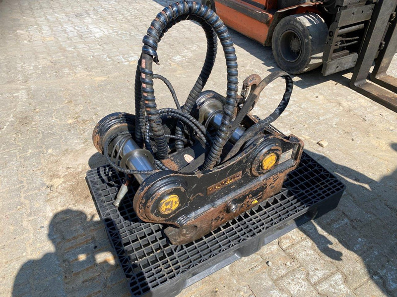 Oil Quick OQ 70 - Quick coupler: picture 2 Oil Quick OQ 70 - Quick coupler: picture 2