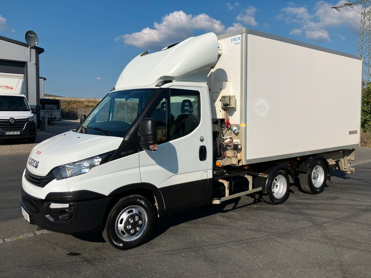 Iveco Daily 35C18 MAXICARGO Kühlkoffer/CARRIER/AC/EU6 Iveco Daily 35C18 MAXICARGO Kühlkoffer/CARRIER/AC/EU6 - Refrigerated van: picture 2 Iveco Daily 35C18 MAXICARGO Kühlkoffer/CARRIER/AC/EU6 Iveco Daily 35C18 MAXICARGO Kühlkoffer/CARRIER/AC/EU6 - Refrigerated van: picture 2