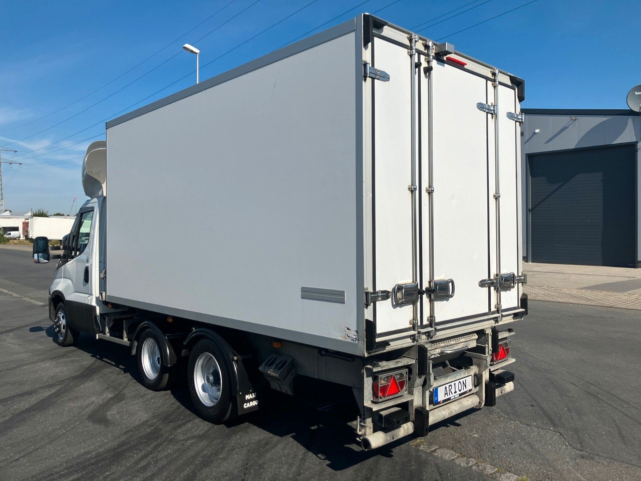 Iveco Daily 35C18 MAXICARGO Kühlkoffer/CARRIER/AC/EU6 Iveco Daily 35C18 MAXICARGO Kühlkoffer/CARRIER/AC/EU6 - Refrigerated van: picture 3 Iveco Daily 35C18 MAXICARGO Kühlkoffer/CARRIER/AC/EU6 Iveco Daily 35C18 MAXICARGO Kühlkoffer/CARRIER/AC/EU6 - Refrigerated van: picture 3