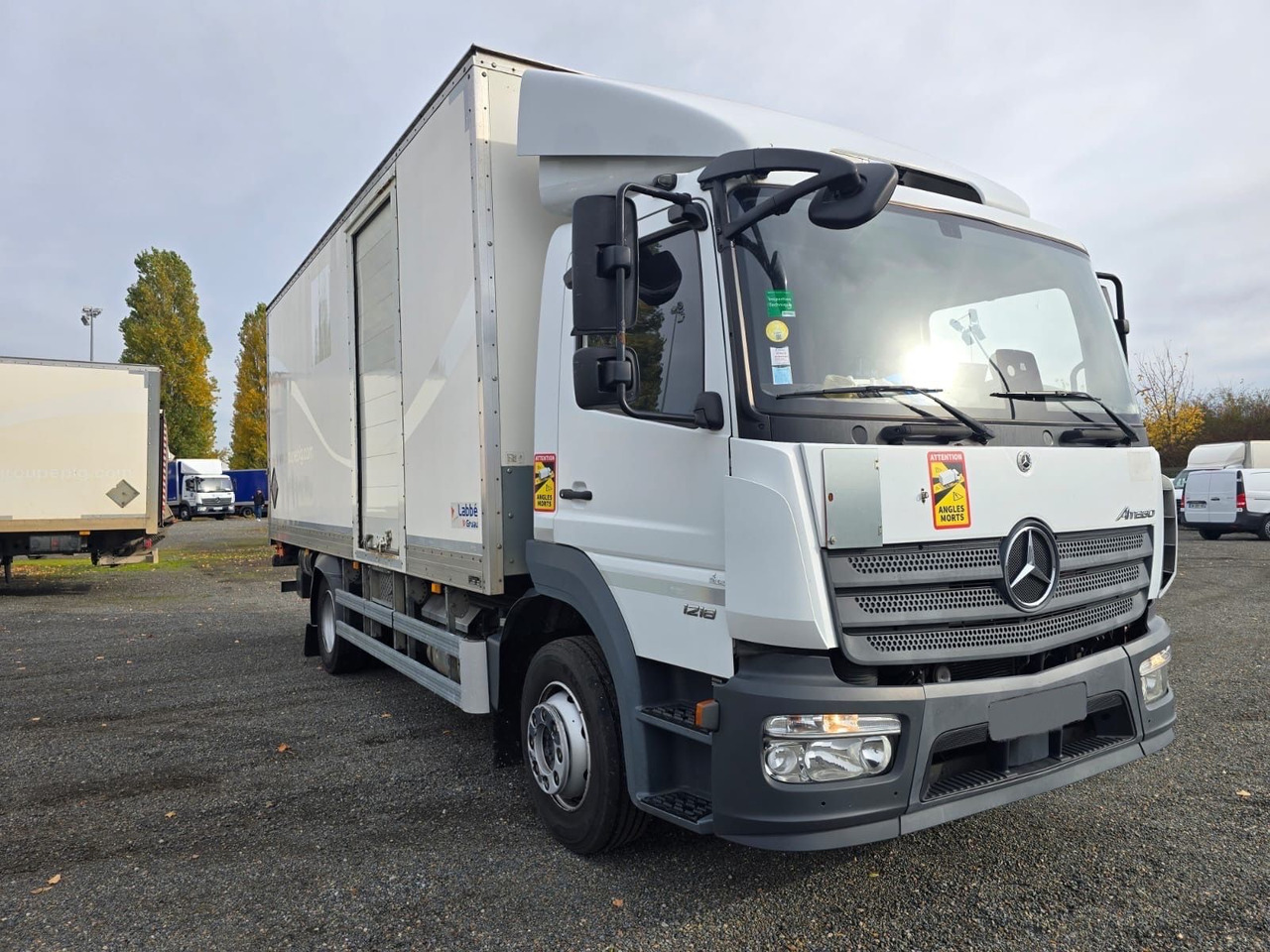 Mercedes-Benz Atego 1218 4x2 Koffer/FULL-ADR/EXIII/LBW/AC/EU6d - Box truck: picture 1 Mercedes-Benz Atego 1218 4x2 Koffer/FULL-ADR/EXIII/LBW/AC/EU6d - Box truck: picture 1