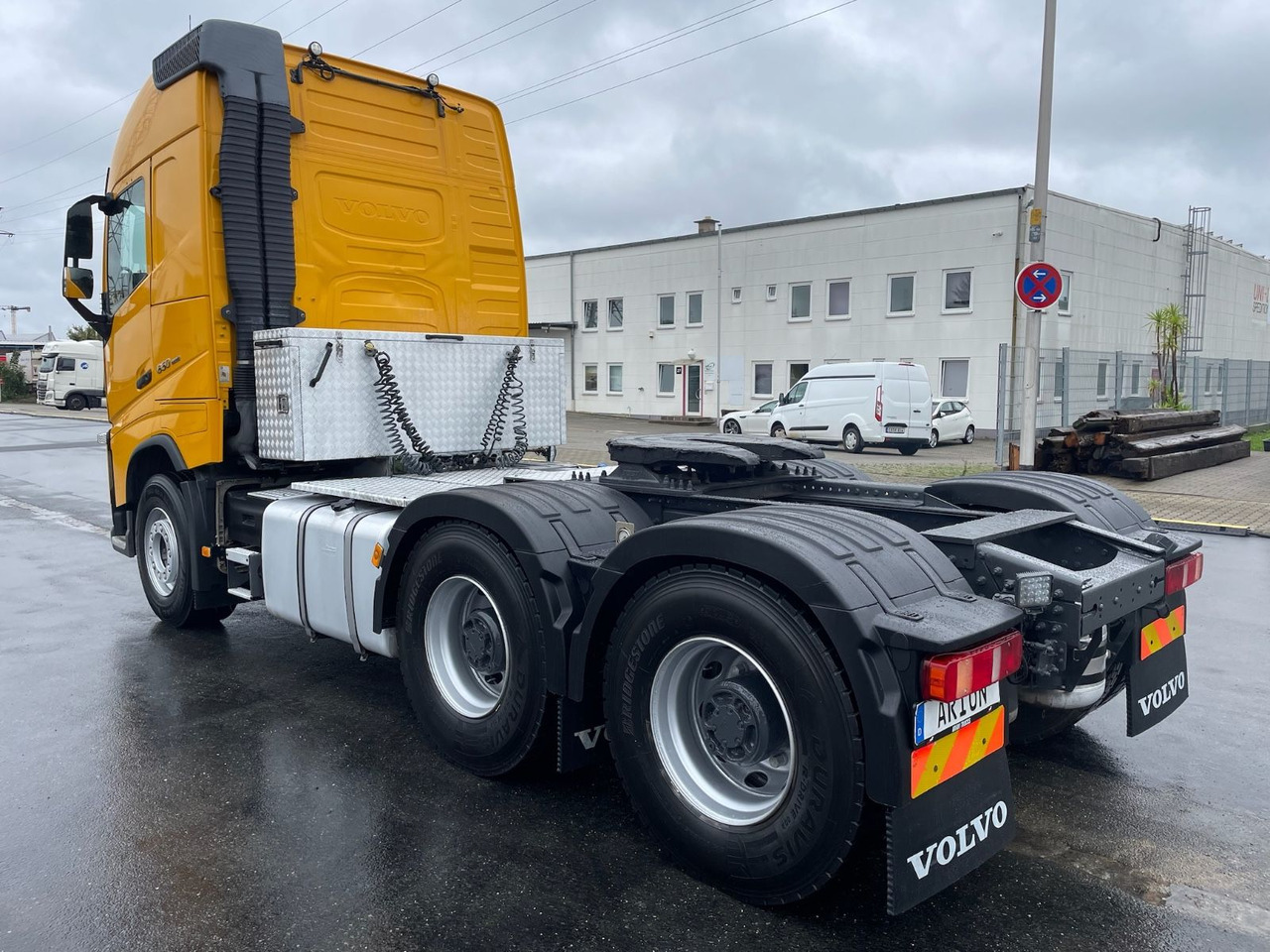 Volvo FH16 650 6x4/120t/BIG AXLE/Retarder/StandAC/EU6 - Tractor unit: picture 5 Volvo FH16 650 6x4/120t/BIG AXLE/Retarder/StandAC/EU6 - Tractor unit: picture 5