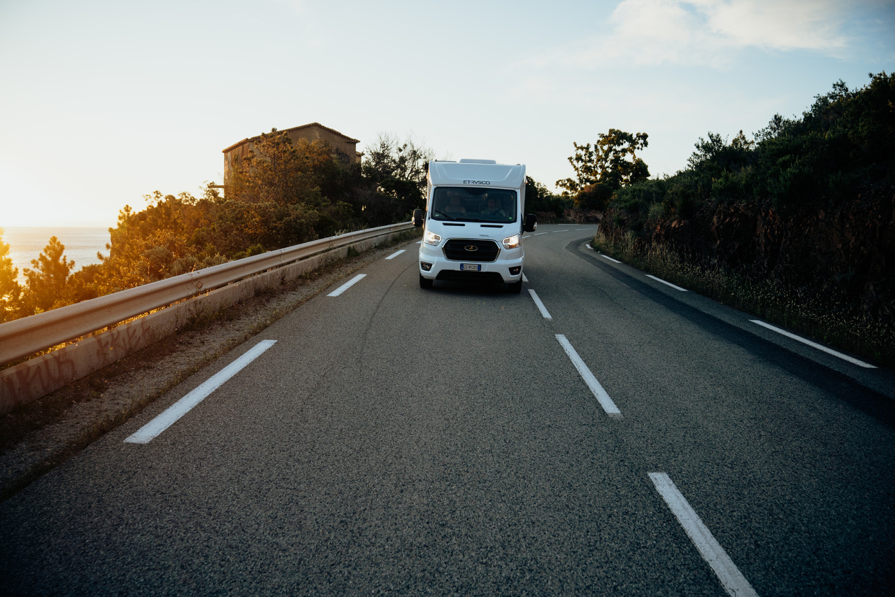 ETRUSCO Etrusco V 6.8 SCF - Camper: picture 4 ETRUSCO Etrusco V 6.8 SCF - Camper: picture 4