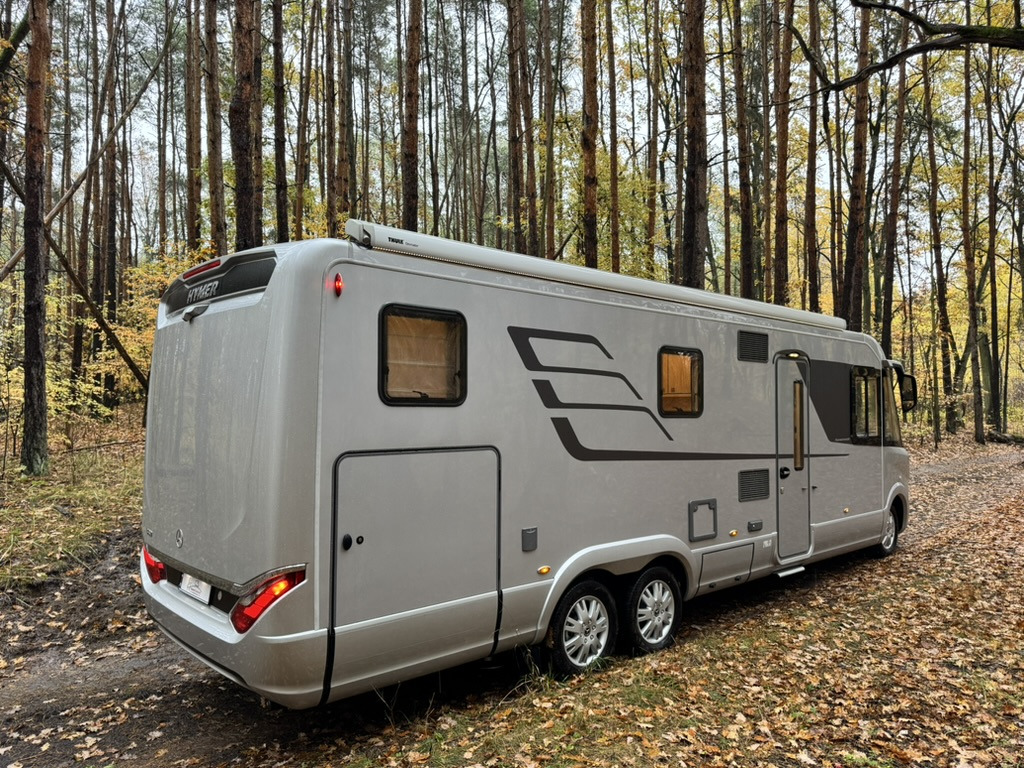 HYMER / ERIBA BML880 - Integrated motorhome: picture 3 HYMER / ERIBA BML880 - Integrated motorhome: picture 3