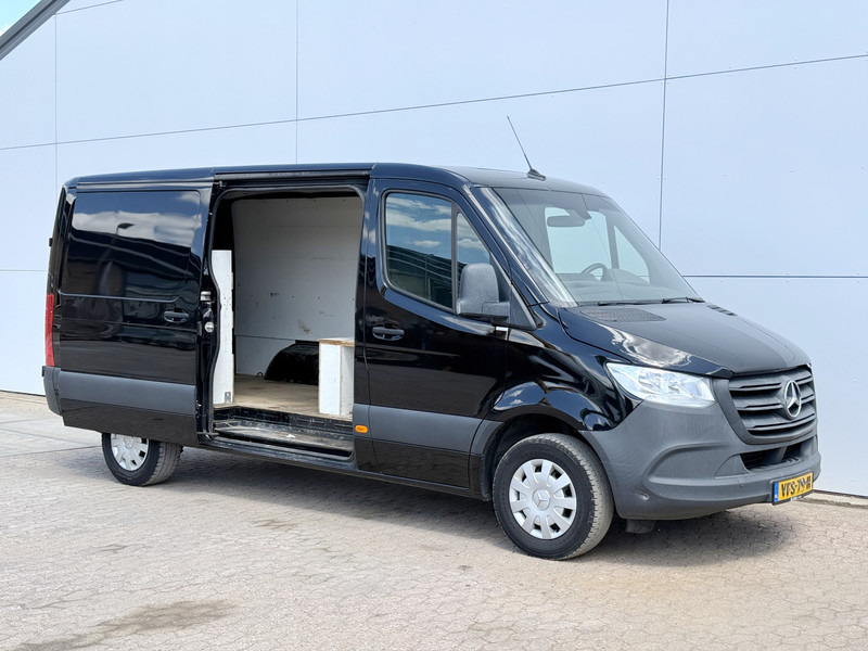 Mercedes-Benz Sprinter 316 CDI Automaat L2H1 Climate Control Cruise Control Camera Trekhaak 3.5 Ton Trekgewicht - Panel van: picture 5 Mercedes-Benz Sprinter 316 CDI Automaat L2H1 Climate Control Cruise Control Camera Trekhaak 3.5 Ton Trekgewicht - Panel van: picture 5