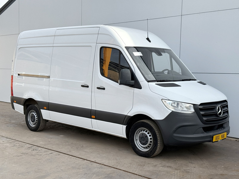 Mercedes-Benz Sprinter 317 1.9 CDI Automaat L2H2 Climate Control Cruise Control Carplay Camera - Panel van: picture 4 Mercedes-Benz Sprinter 317 1.9 CDI Automaat L2H2 Climate Control Cruise Control Carplay Camera - Panel van: picture 4