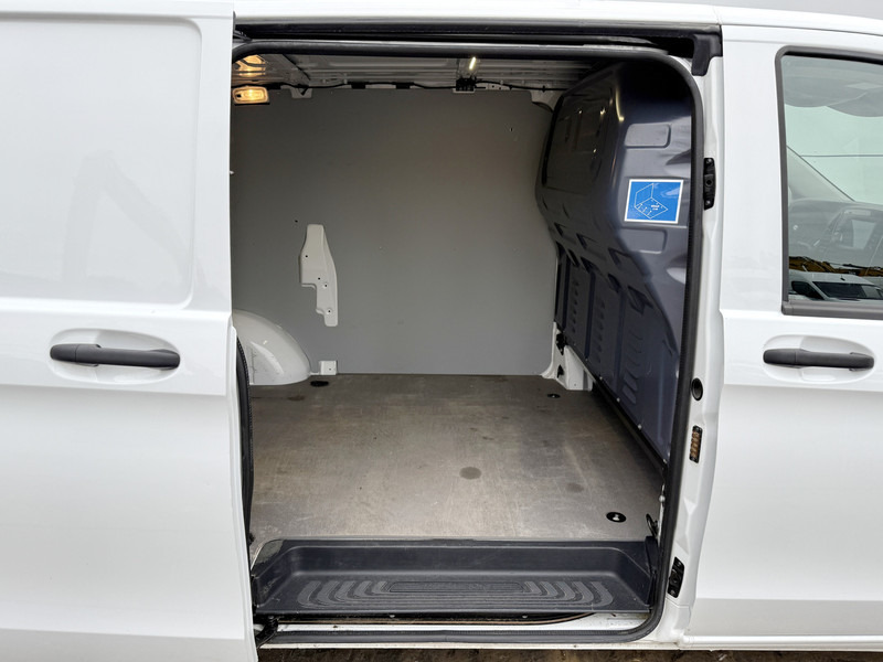 Small van Mercedes-Benz Vito 114 2.1 CDI Automaat L2H1 Climate Control Cruise Control Camera Navigatie Trekhaak Parkeersensoren Stoelverwarming: picture 10