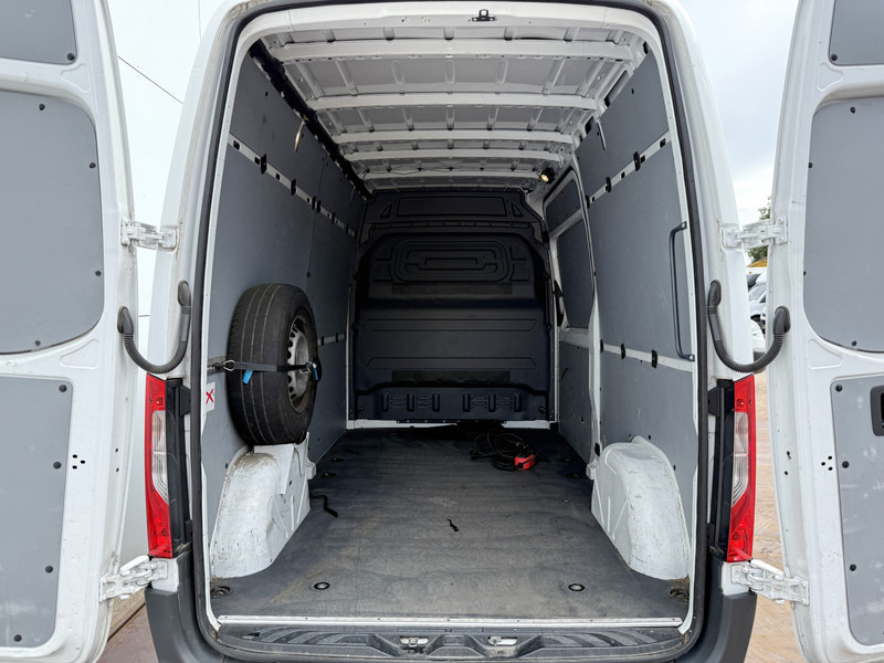 Panel van, Electric van Mercedes-Benz eSprinter 312 L2H2 Elektrisch 41kWh 120km WLTP Climate Control Camera Stoelverwarming: picture 12