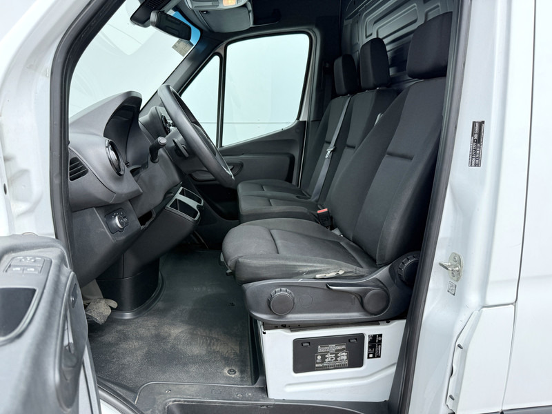 Panel van, Electric van Mercedes-Benz eSprinter 312 L2H2 Elektrisch 41kWh 120km WLTP Climate Control Camera Stoelverwarming: picture 7