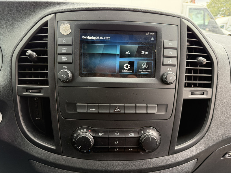 Small van, Electric van Mercedes-Benz eVito 112 66 kWh Elektrisch 66kWh 280km WLTP Snelladen Climate Control Cruise Control Camera Parkeersensoren voor achter Stoelverwarming: picture 12