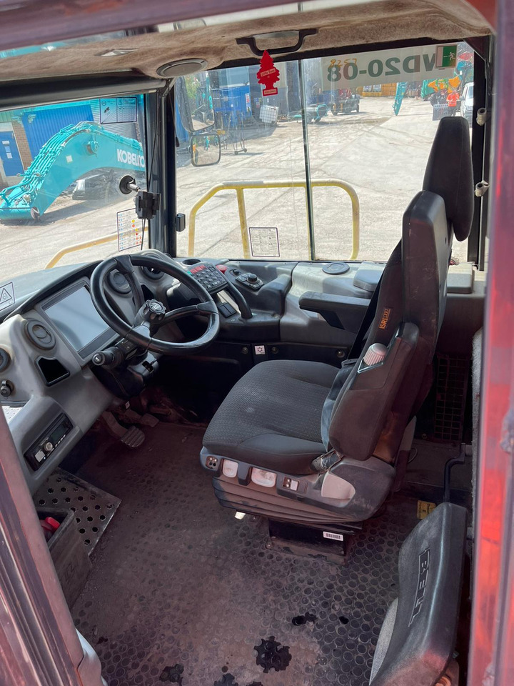 Articulated dumper Bell B20E: picture 12