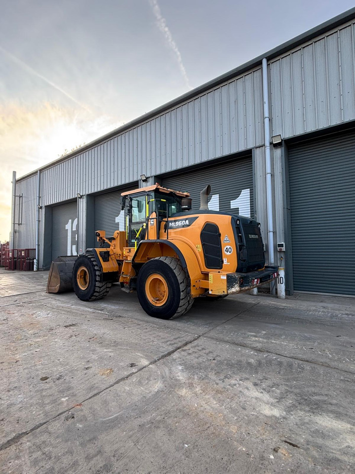 Hyundai HL960A - Wheel loader: picture 3 Hyundai HL960A - Wheel loader: picture 3