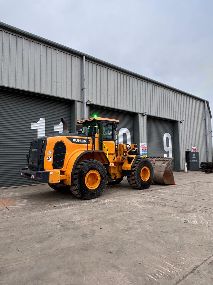 Hyundai HL960A - Wheel loader: picture 5 Hyundai HL960A - Wheel loader: picture 5