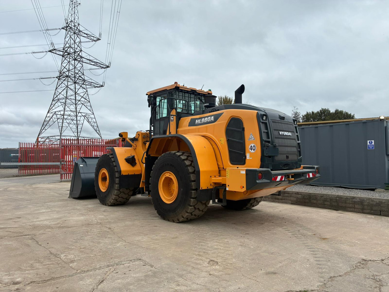 Hyundai HL980A - Wheel loader: picture 3 Hyundai HL980A - Wheel loader: picture 3